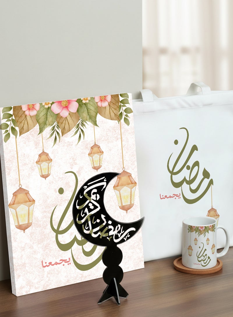 لوحة مجموعة هدايا رمضان مكونة من ٤ قطع تشمل لوحة كانفاس وستاند ديكوري وكوب وحقيبة يد - Image 3